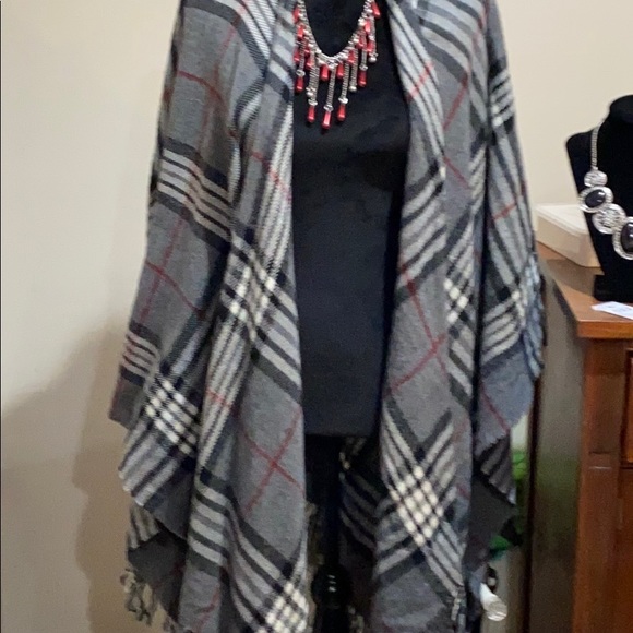 Cape 100% acrylic black, gray and red plaid - Picture 2 of 2